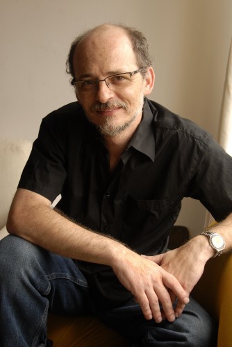 Lourenço Mutarelli vai falar sobre roteiro, narrativas e imagens: as técnicas do cinema e da literatura: aproximações e distanciamentos.