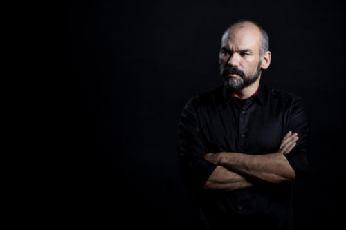 André Vianco revisita sua trajetória e celebra os 15 anos do Angústia Criadora